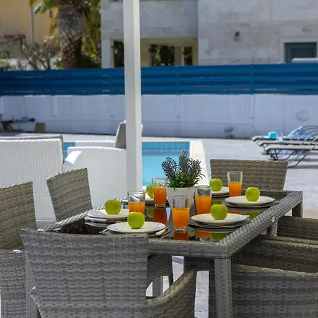 Nicol 16 & 17 *